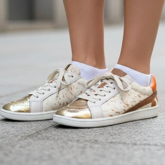 Dolce Vita Zina Court Womens Sneakers Size 8.5 Gold Metellic Lace Up Low Top - Picture 1 of 11